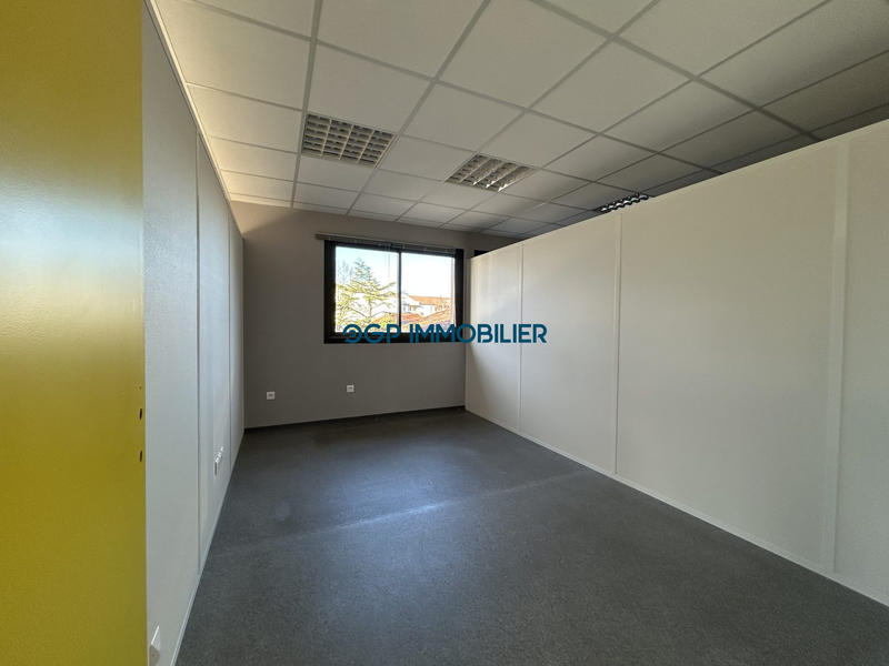 Local commercial - 130 m² - 5 pièces