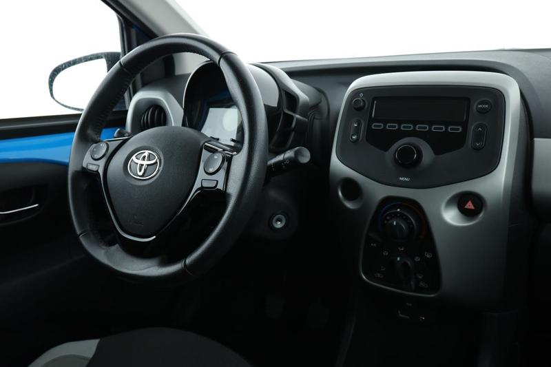 Toyota Aygo 1.0 Vvt-i X-Play 5p 69 ch