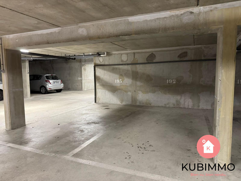 Parking / Garage - 24 m²