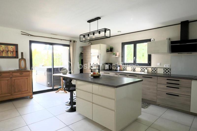 Maison - 144 m² - 5 pièces