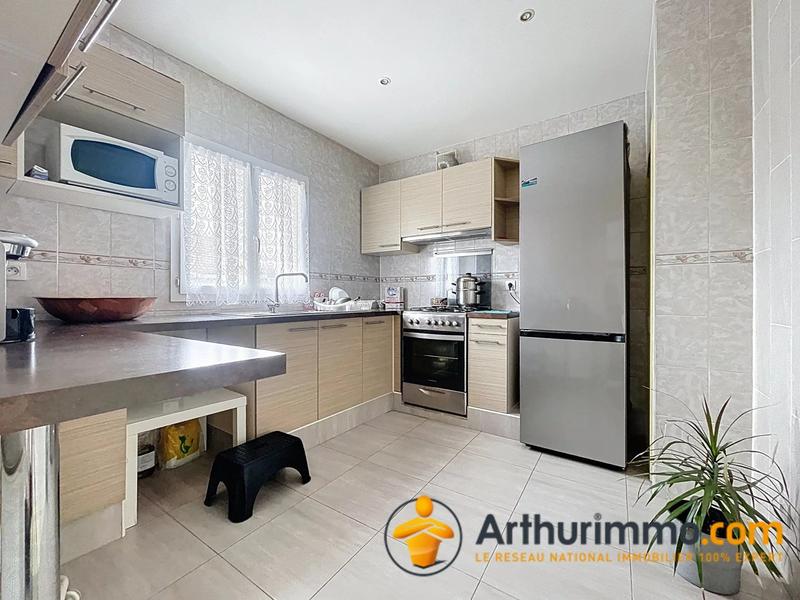 Maison - 225 m² - 10 pièces