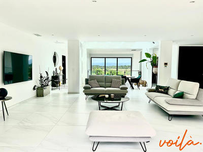 Maison - 237 m² - 4 pièces