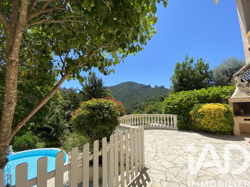 Maison - 140 m² - 6 pièces