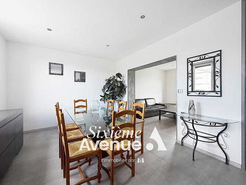 Maison - 111 m² - 4 pièces