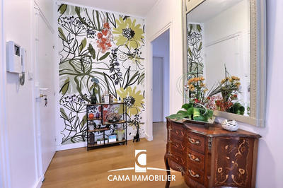 Appartement - 81 m² - 3 pièces