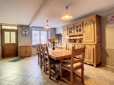 Maison - 163 m² - 8 pièces