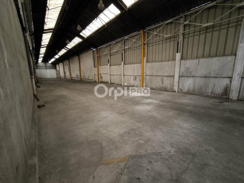 Local d'activité / Entrepôt - 3 060 m²