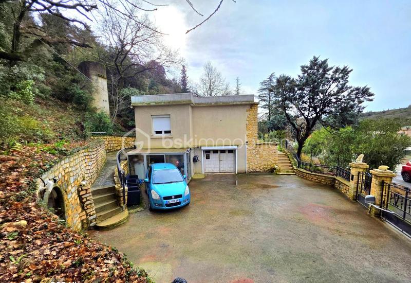 Maison - 94 m² - 4 pièces