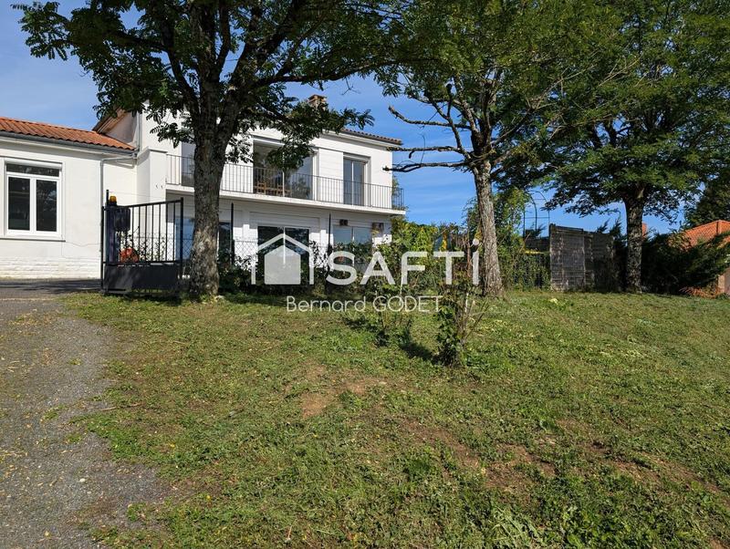 Maison - 205 m² - 9 pièces