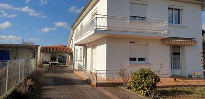 Maison - 258 m² - 11 pièces