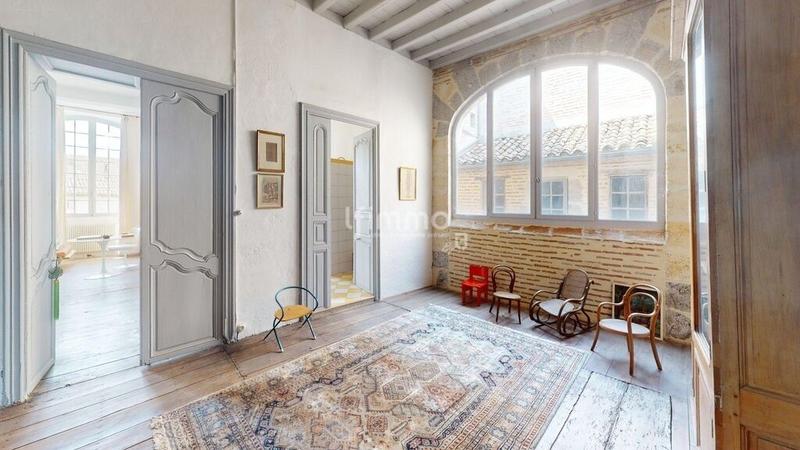 Demeure - 644 m² - 25 pièces