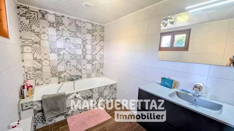 Maison - 180 m² - 6 pièces