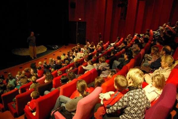 D'R Ibeldungskrank - Comédie 2 actes