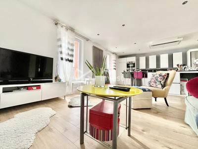 Appartement - 92 m² - 4 pièces