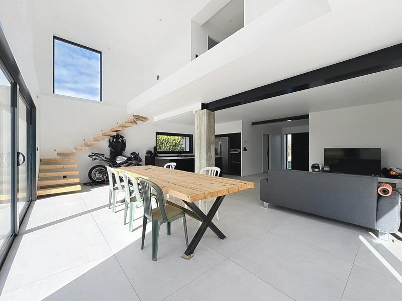 Maison - 175 m² - 5 pièces