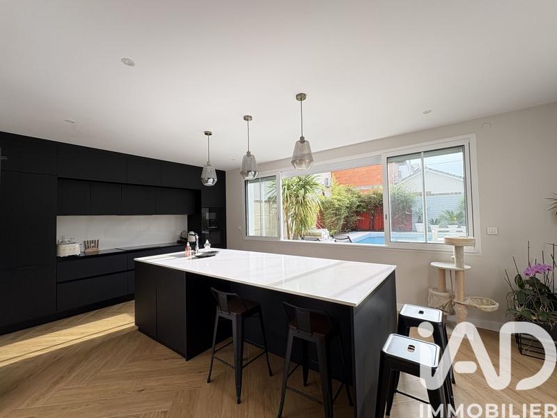 Maison - 193 m² - 7 pièces