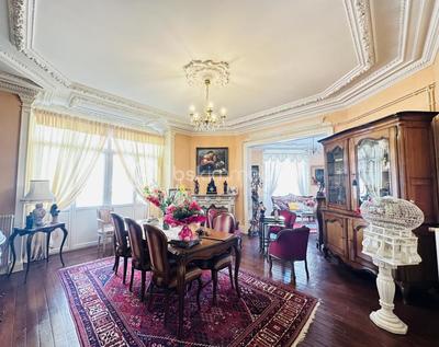 Appartement - 176 m² - 6 pièces