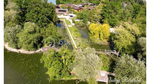 Propriété - 200 m² - 9 pièces