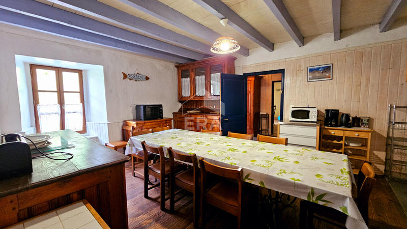 Maison - 230 m² - 11 pièces