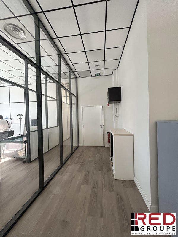 Bureau - 183 m²