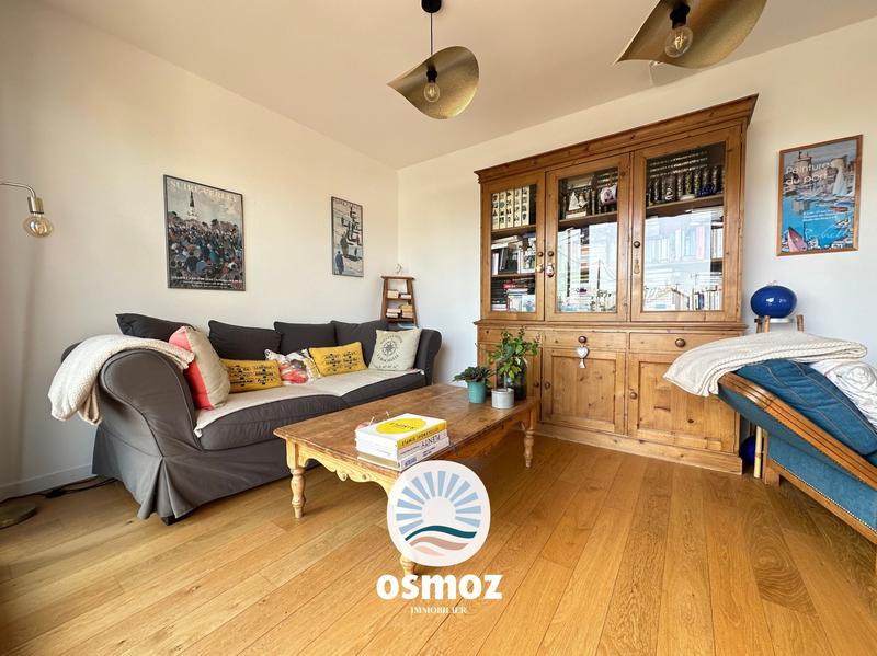 Maison traditionnelle - 121 m² - 6 pièces