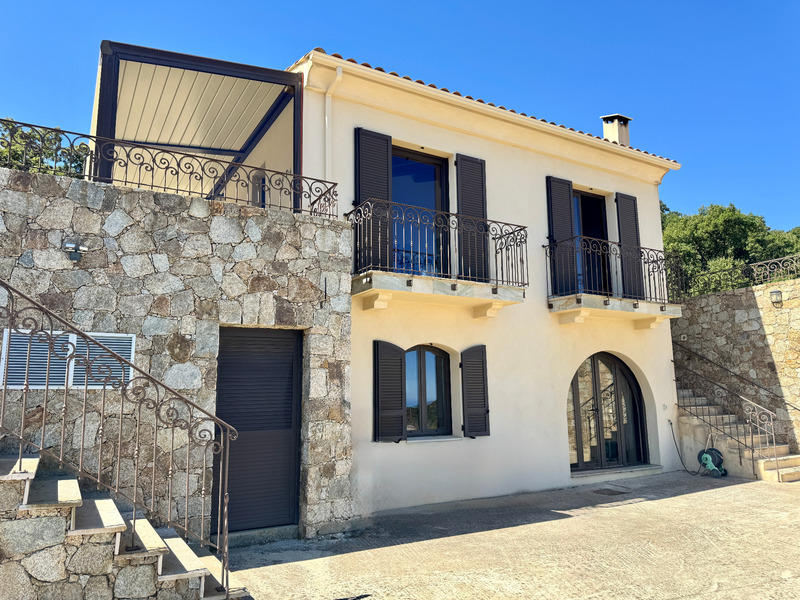 Propriété - 218 m² - 7 pièces