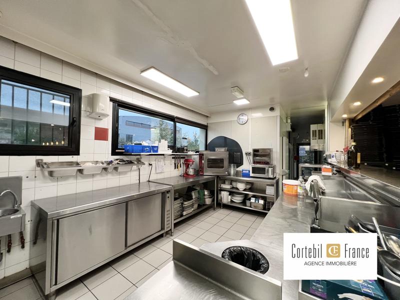 Local commercial - 300 m²