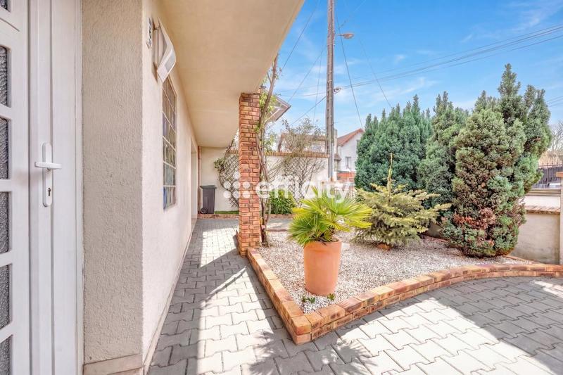 Pavillon - 130 m² - 5 pièces