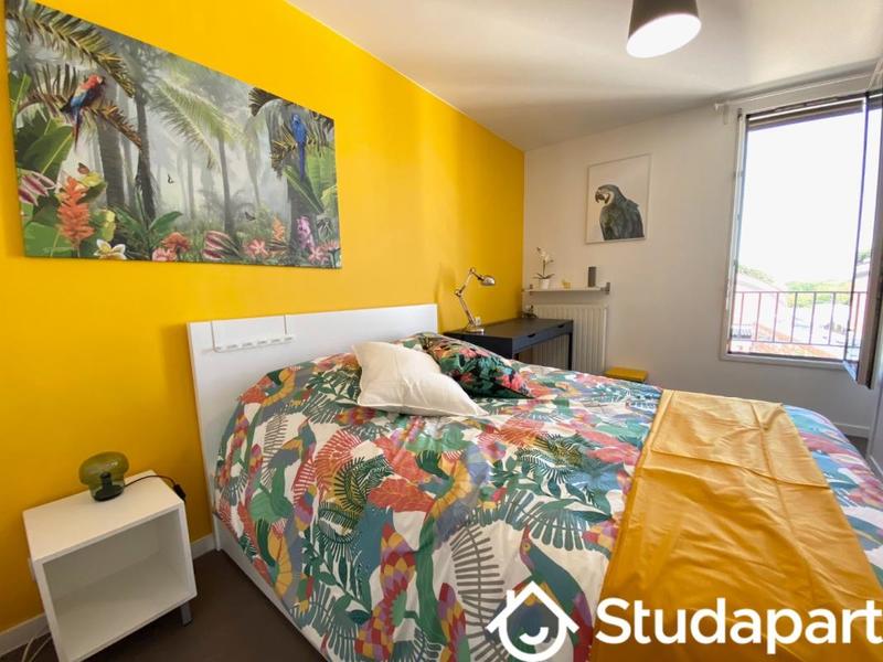 Chambre - 14 m² - 1 pièce