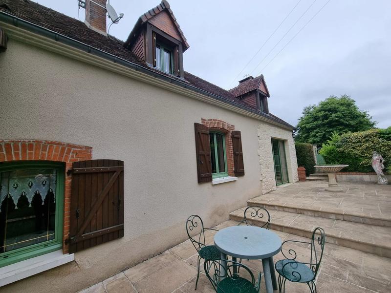 Maison - 260 m² - 9 pièces