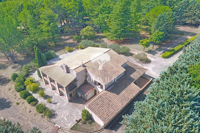 Villa - 266 m² - 9 pièces