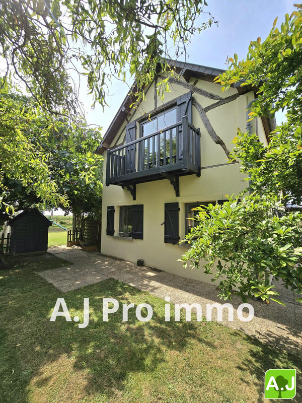 Maison - 180 m² - 8 pièces