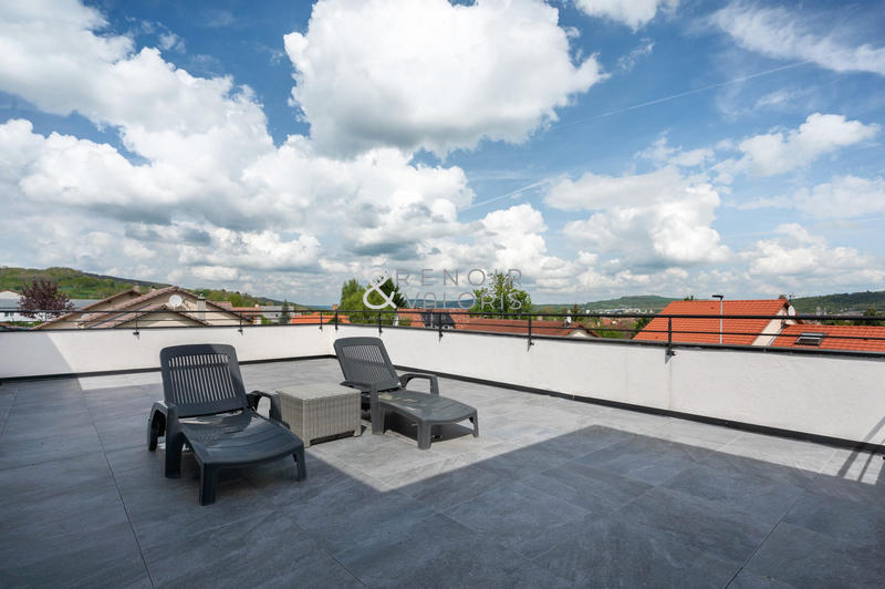 Maison contemporaine - 370 m² - 7 pièces