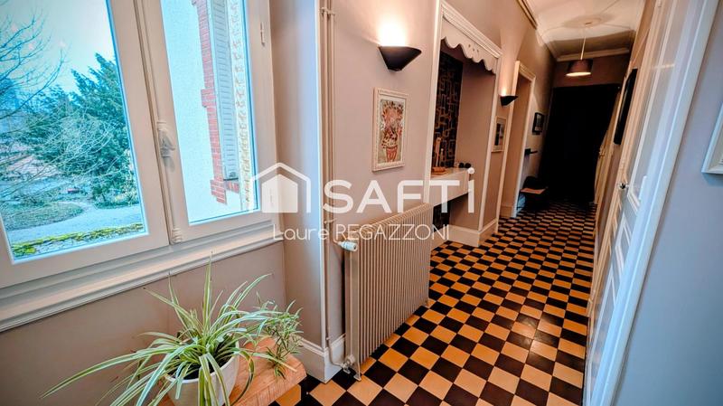 Appartement - 151 m² - 6 pièces