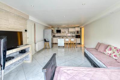 Maison - 182 m² - 9 pièces