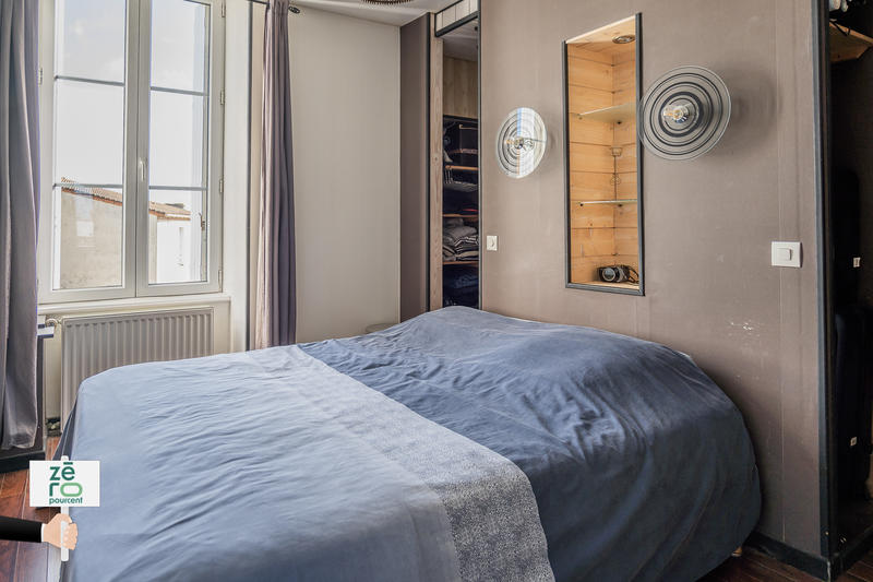 Maison - 230 m² - 10 pièces