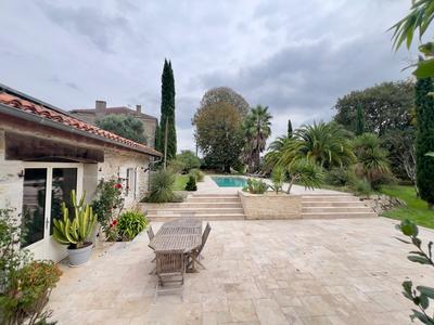 Maison de maîtres - 370 m² - 8 pièces