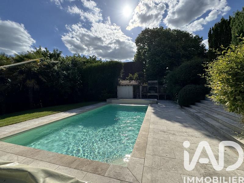 Maison - 235 m² - 10 pièces