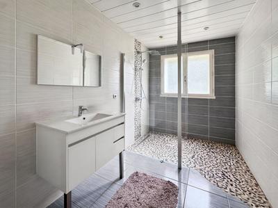 Maison - 248 m² - 7 pièces