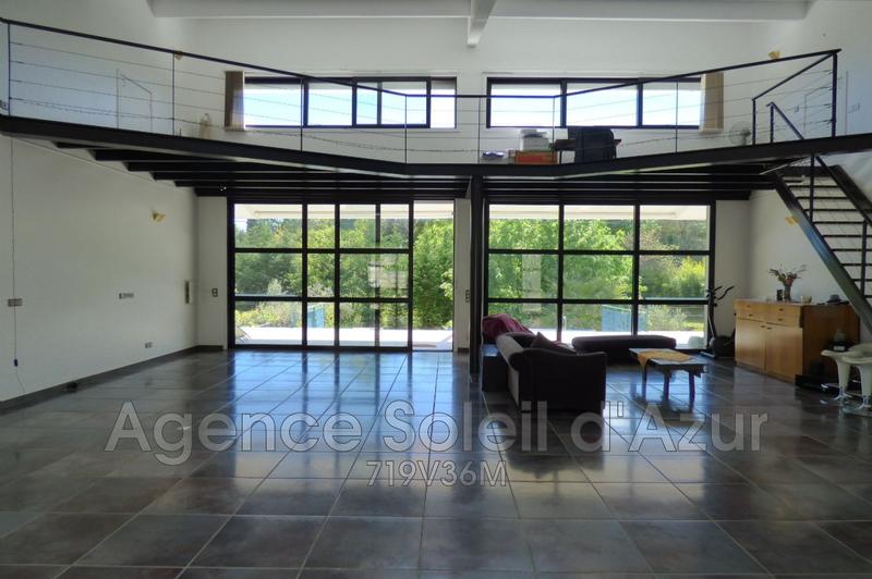 Maison contemporaine - 340 m² - 8 pièces