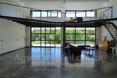 Maison contemporaine - 340 m² - 8 pièces