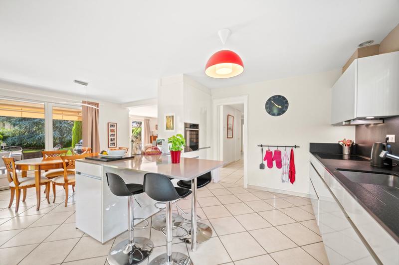 Maison - 220 m² - 7 pièces