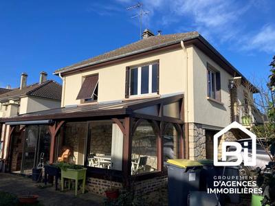 Maison - 99 m² - 4 pièces