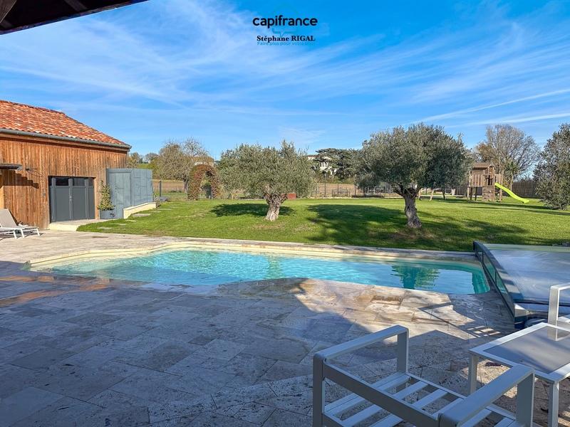 Propriété - 229 m² - 7 pièces