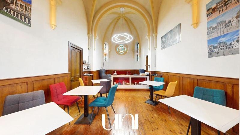 Maison - 450 m² - 16 pièces