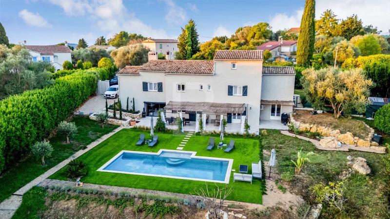 Propriété - 315 m² - 8 pièces