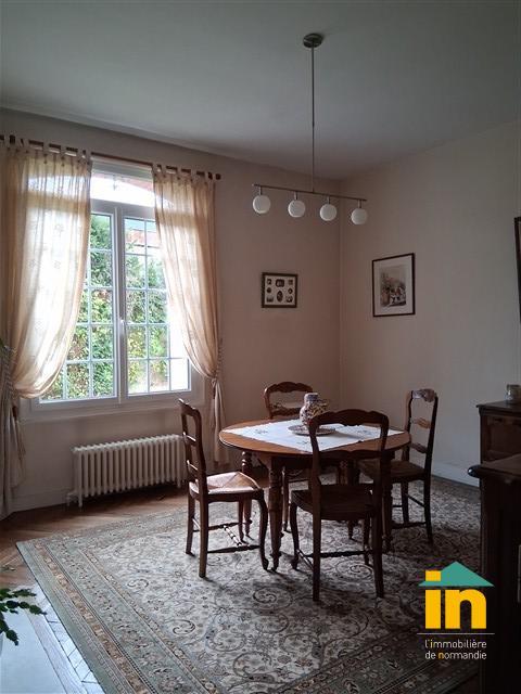 Demeure - 160 m² - 7 pièces