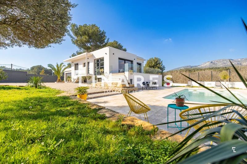 Maison - 180 m² - 5 pièces