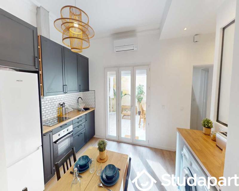 Chambre - 80 m² - 1 pièce