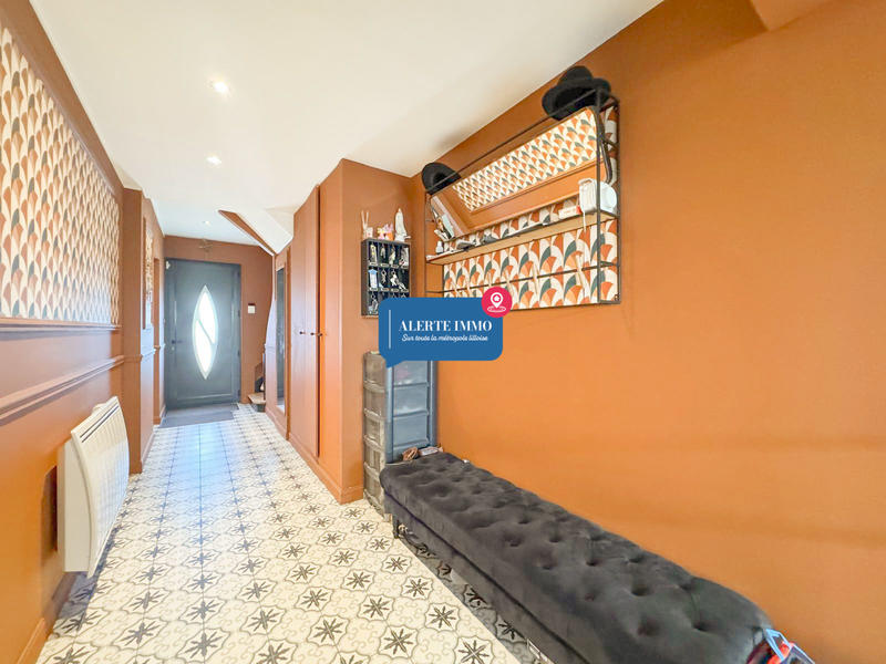 Maison - 243 m² - 7 pièces